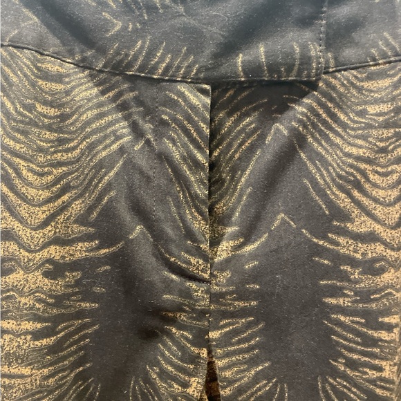 Etcetera 6 Cute Fun Flirty Animal Print Cuffed Capris - Picture 2 of 4